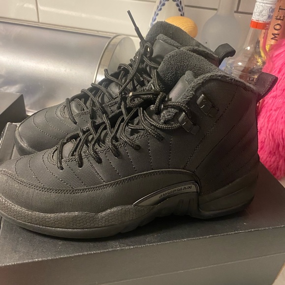 Jordan 11 - Picture 4 of 5